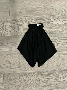 Super down Black Halter split top